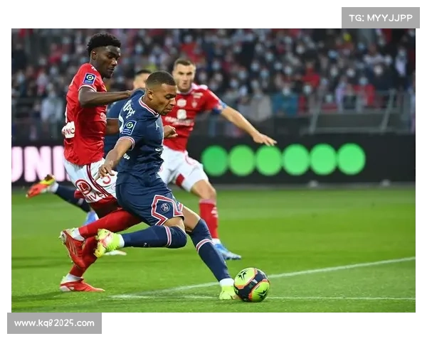 巴黎攻击手回归欲争榜首，CCTV5+直播布雷斯特对巴黎比赛